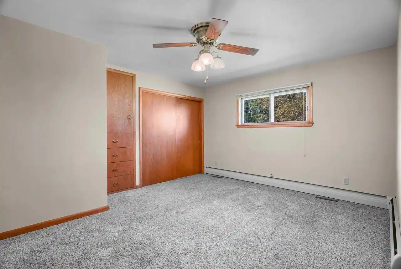 Photo 3 of Single family home for sale at 721 W Upham St, Marshfield, WI 54449 | MLS# 22604749 | Listing updated on 2026-10-07