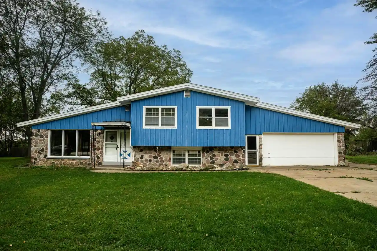 Single family home for sale at 4703 7 Mile Rd, Caledonia, WI 53402 | MLS# 1981913