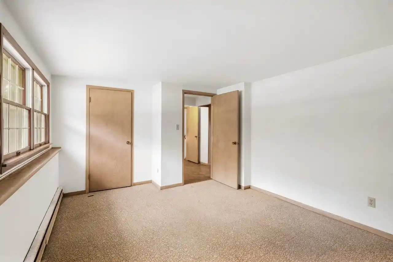 Photo 4 of Single family home for sale at 4703 7 Mile Rd, Caledonia, WI 53402 | MLS# 1981913 | Listing updated on 2026-09-24