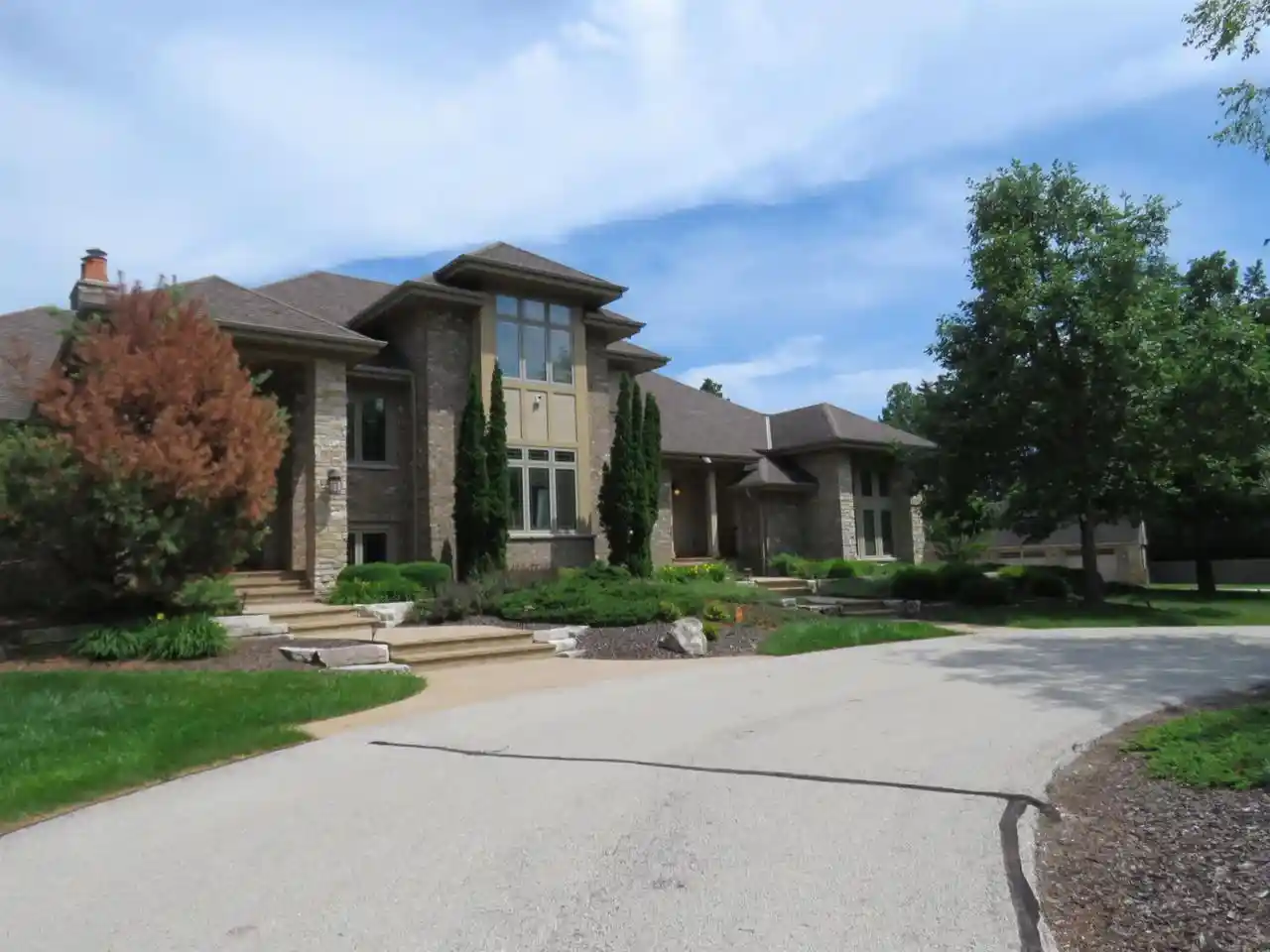 Photo 1 of Mansion for sale at 9090 N Range Line Rd, Milwaukee, WI 53217 | MLS# 2033355 | Listing updated on 2026-09-29