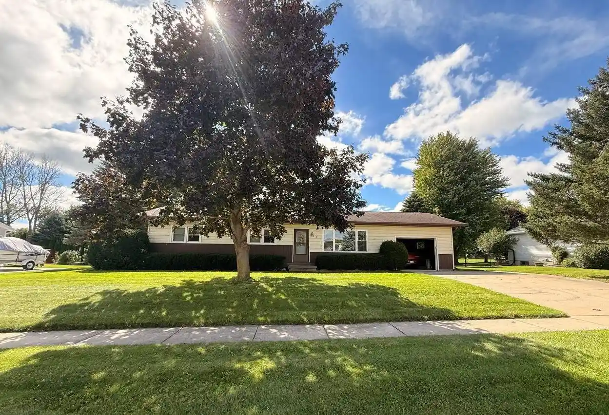 Photo 1 of Single family home for sale at 613 Buwalda Dr, Waupun, WI 53963 | MLS# 1981918 | Listing updated on 2026-09-26