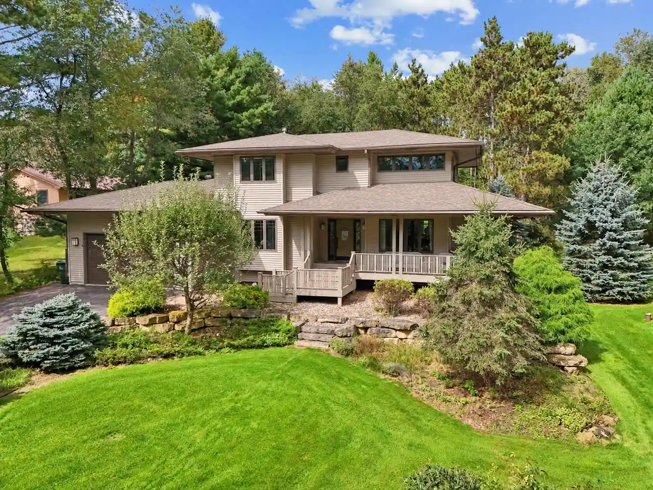 Photo 1 of Single family home for sale at S2925 Fairway Dr, Reedsburg, WI 53959 | MLS# 2033358 | Listing updated on 2026-09-30