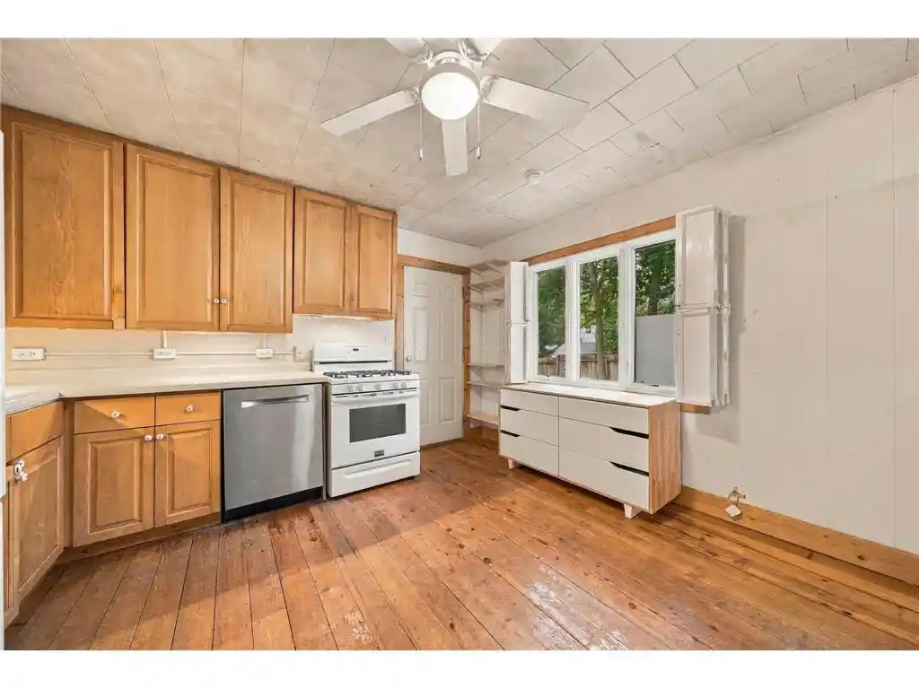 Photo 2 of Single family home for sale at 536 E Maple St, River Falls, WI 54022 | MLS# 7127474 | Listing updated on 2026-09-25