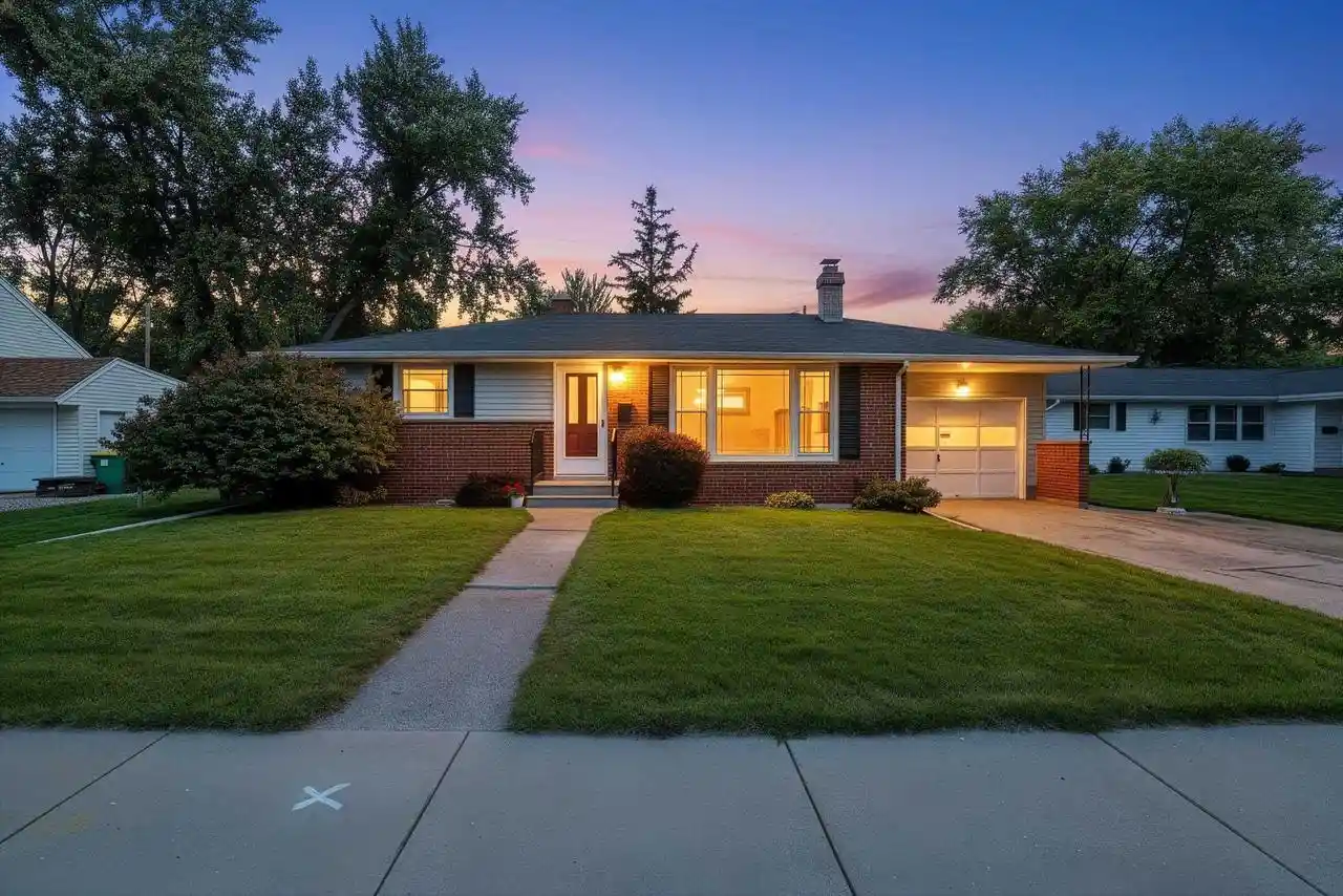 Single family home for sale at 1086 Thorndale St, Green Bay, WI 54304 | MLS# 50333204