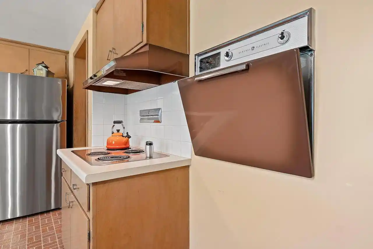 Photo 2 of Single family home for sale at 1086 Thorndale St, Green Bay, WI 54304 | MLS# 50333204 | Listing updated on 2026-09-24