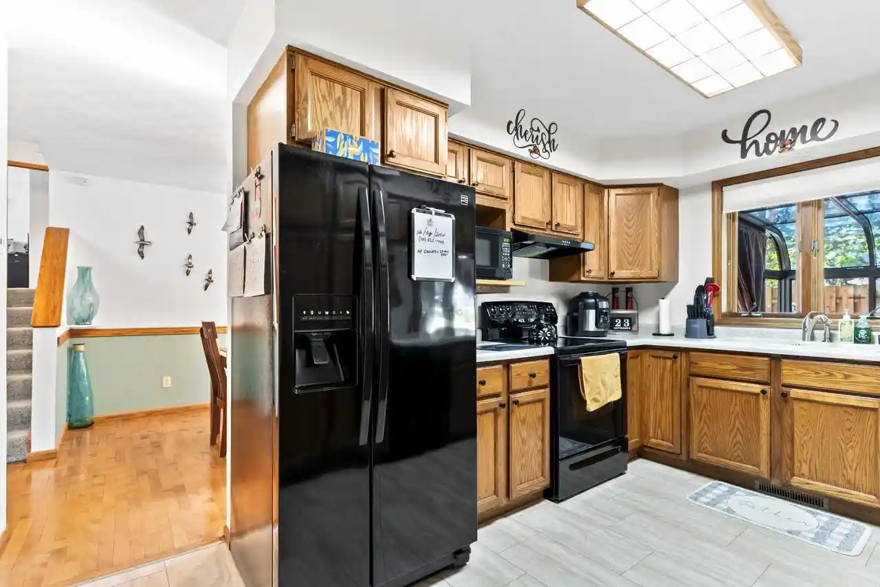 Photo 2 of Single family home for sale at 1901 E Bluebird Ln, Appleton, WI 54915 | MLS# 50333202 | Listing updated on 2026-09-26