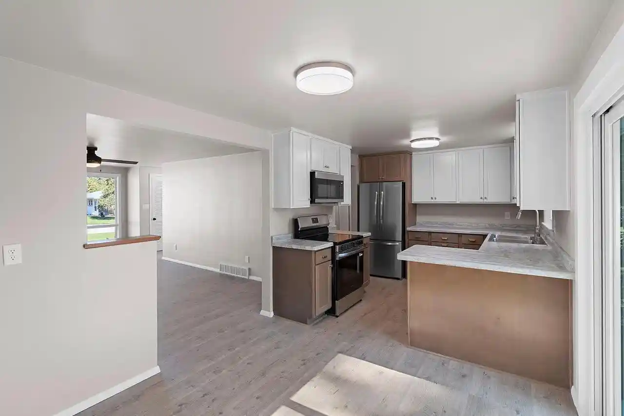 Photo 2 of Single family home for sale at 925 La Croix Ave, Green Bay, WI 54304 | MLS# 50333203 | Listing updated on 2026-09-24