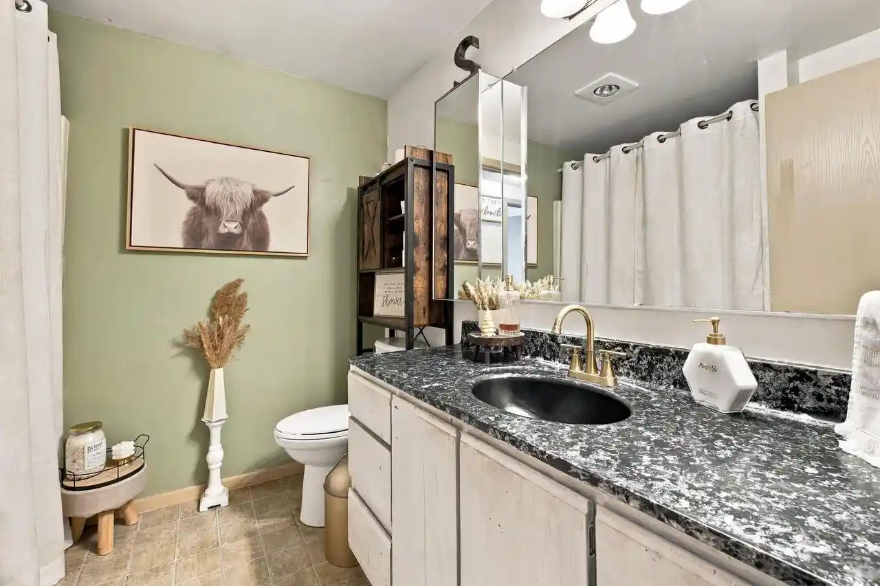 Photo 4 of Single family home for sale at 942 Wheelock Ave, Hartford, WI 53027 | MLS# 1981930 | Listing updated on 2026-09-27