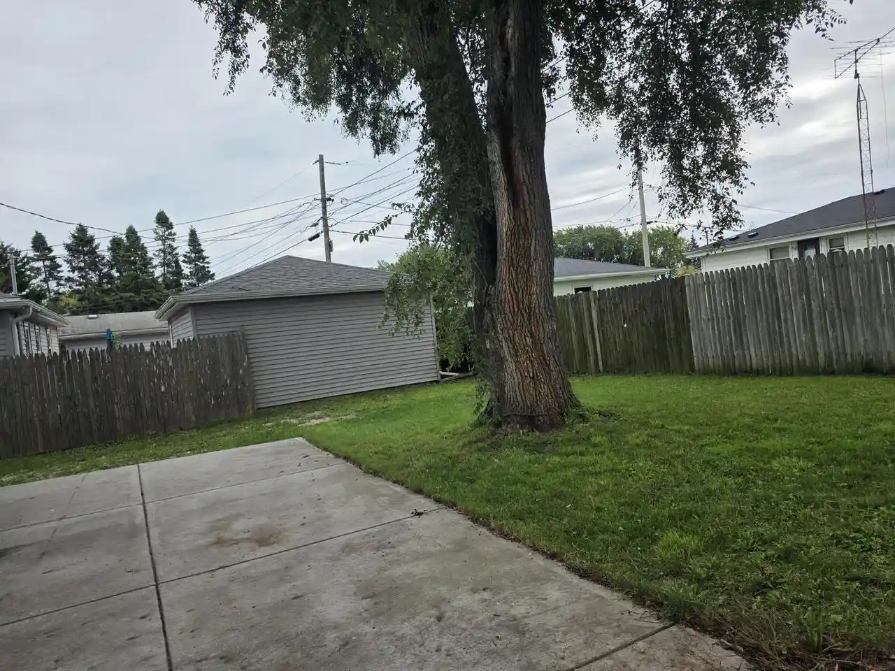 Photo 4 of Single family home for sale at 4615 Byrd Ave, Racine, WI 53405 | MLS# 1981932 | Listing updated on 2026-10-10