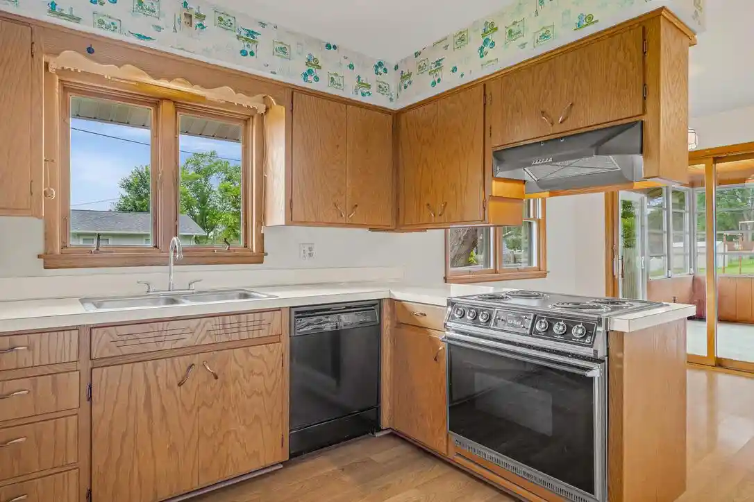 Photo 3 of Sale Pending at 614 Gilster St, Onalaska, WI 54650 | MLS# 1981936 | Listing updated on 2026-09-30