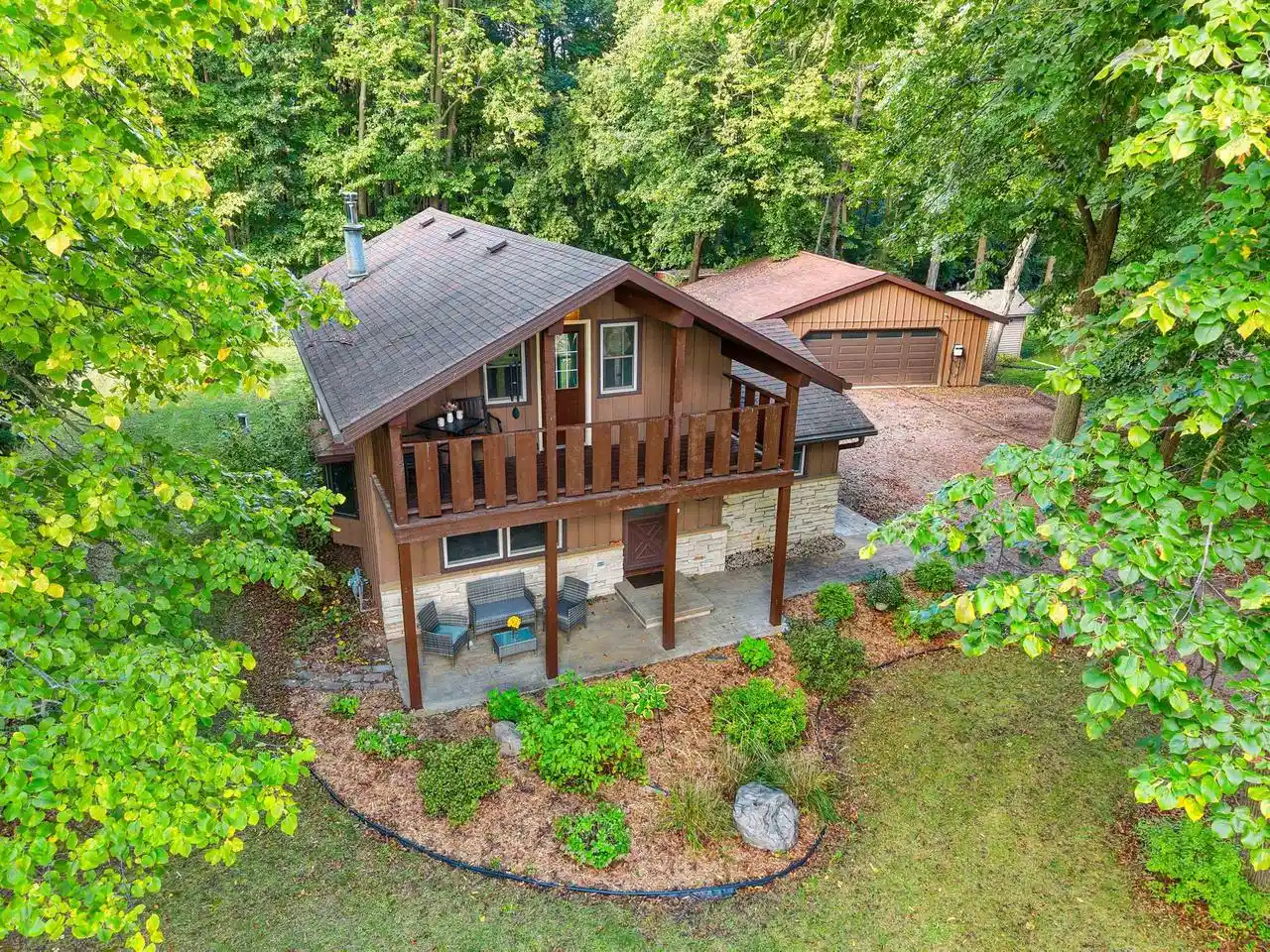 Photo 1 of Single family home for sale at 8592 Winncrest Rd, Neenah, WI 54956 | MLS# 50333207 | Listing updated on 2026-10-02