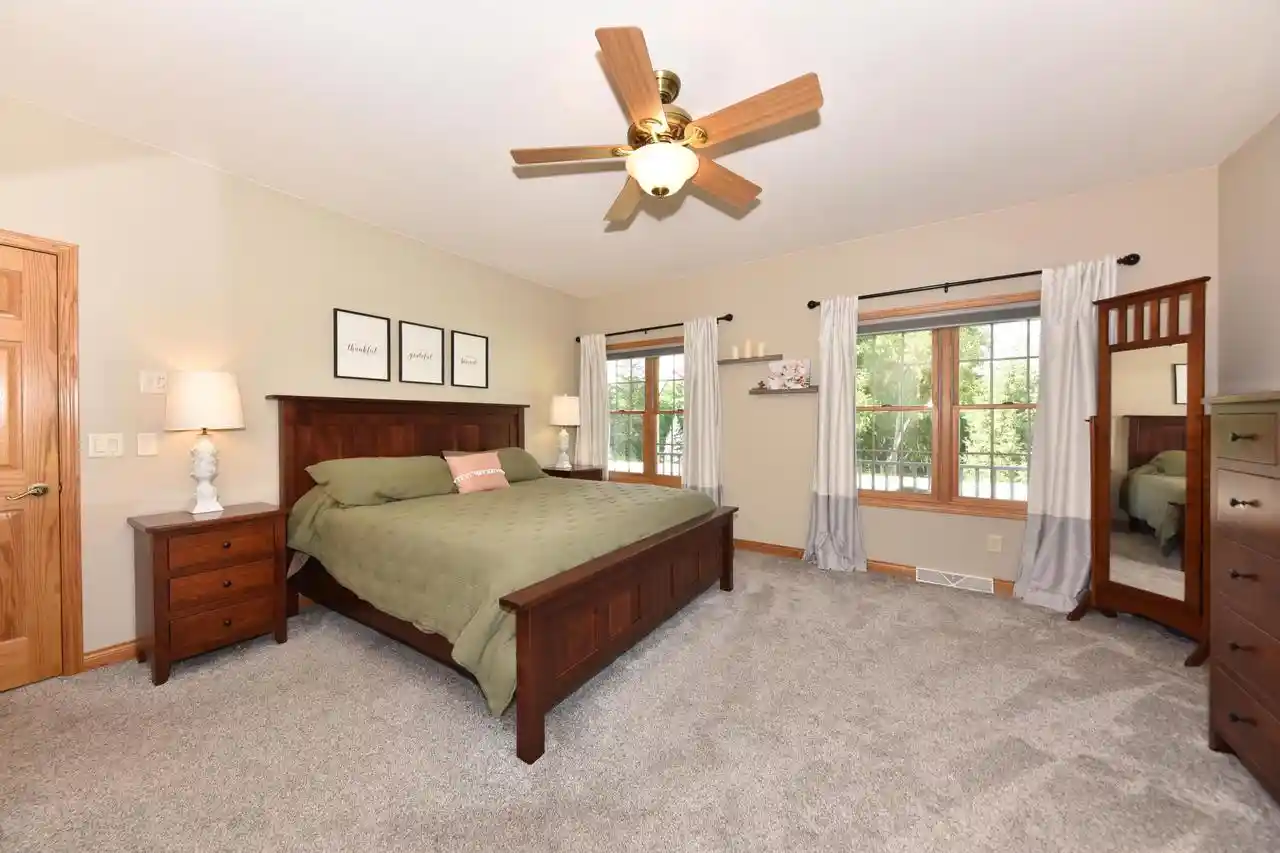 Photo 4 of Single family home for sale at 3006 Old Oak Rd, Hartford, WI 53027 | MLS# 1981943 | Listing updated on 2026-10-07