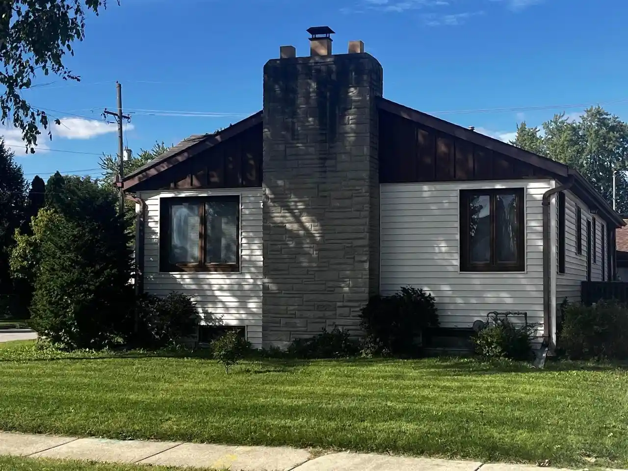 Photo 4 of Single family home for sale at 403 Roosevelt St, Fond Du Lac, WI 54935 | MLS# 50333210 | Listing updated on 2026-09-26