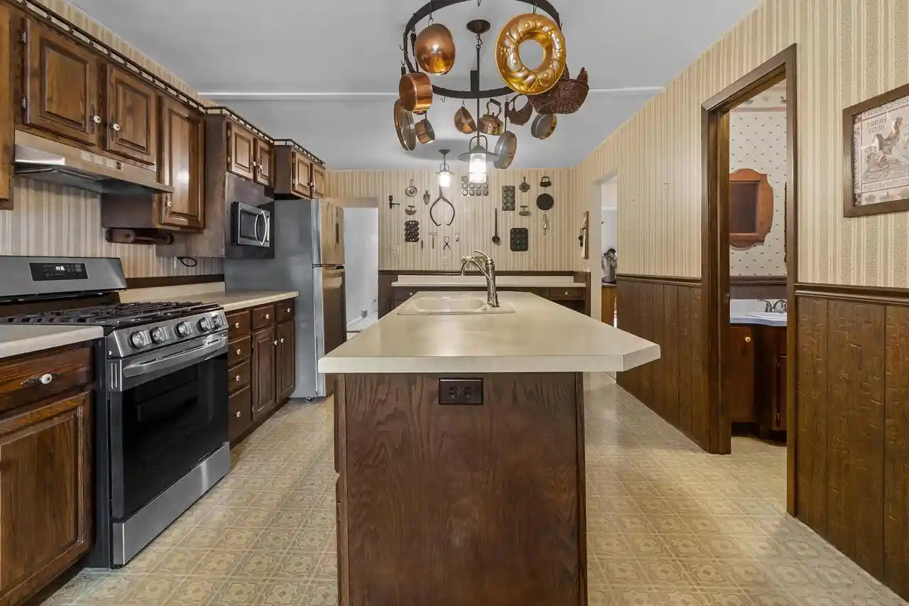 Photo 36 of Single family home for sale at N1409 N Hillside Blvd, Lake Geneva, WI 53147 | MLS# 1981947 | Listing updated on 2026-10-08
