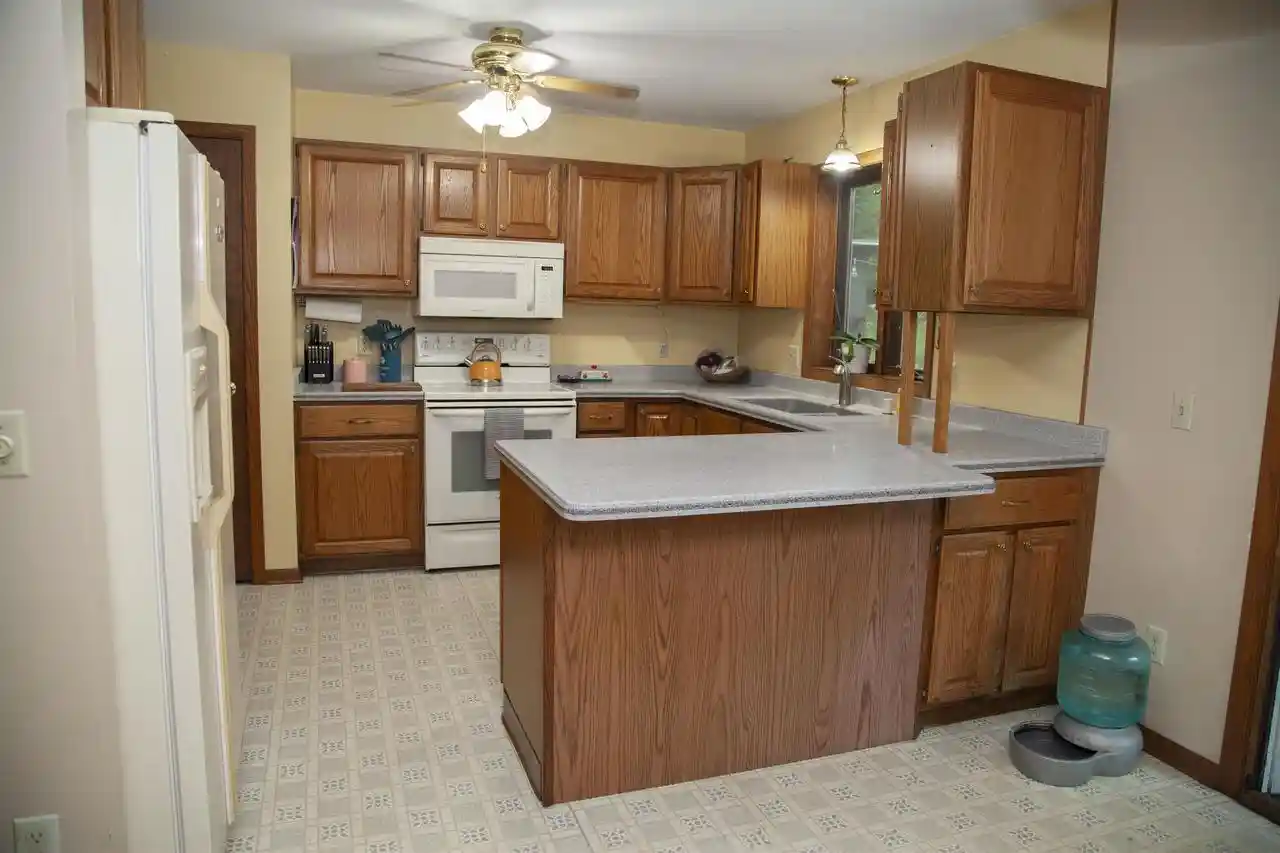 Photo 2 of Single family home for sale at 400 Oak Valley Rd, Mount Horeb, WI 53572 | MLS# 2033375 | Listing updated on 2026-10-07