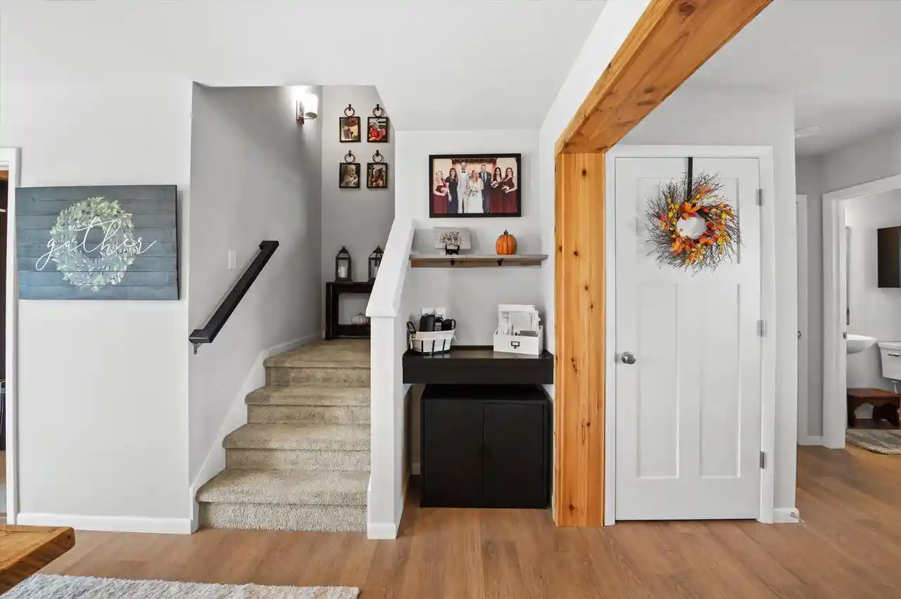 Photo 2 of Single family home for sale at 929 5 Mile Rd, Caledonia, WI 53402 | MLS# 1981960 | Listing updated on 2026-09-25