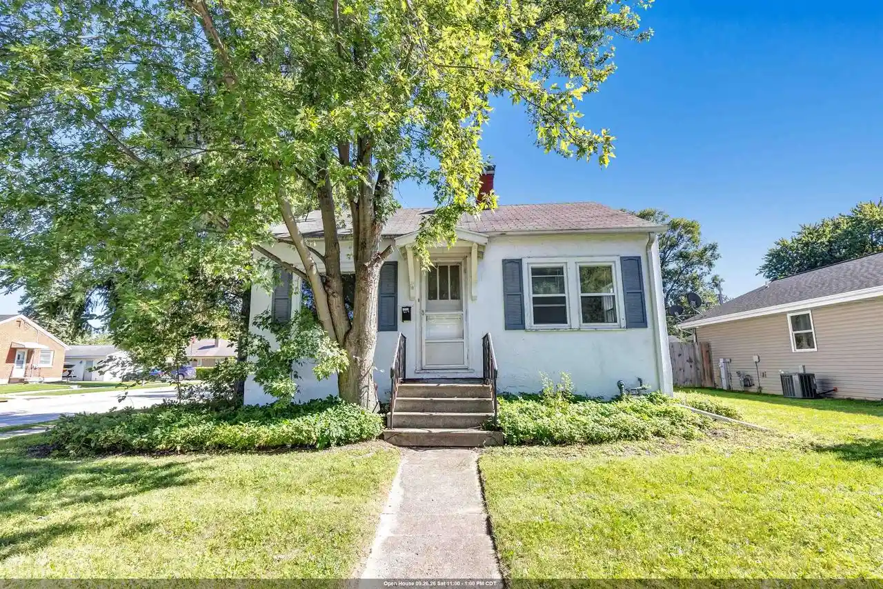 Single family home for sale at 624 Columbia Ave, Green Bay, WI 54303 | MLS# 50333221