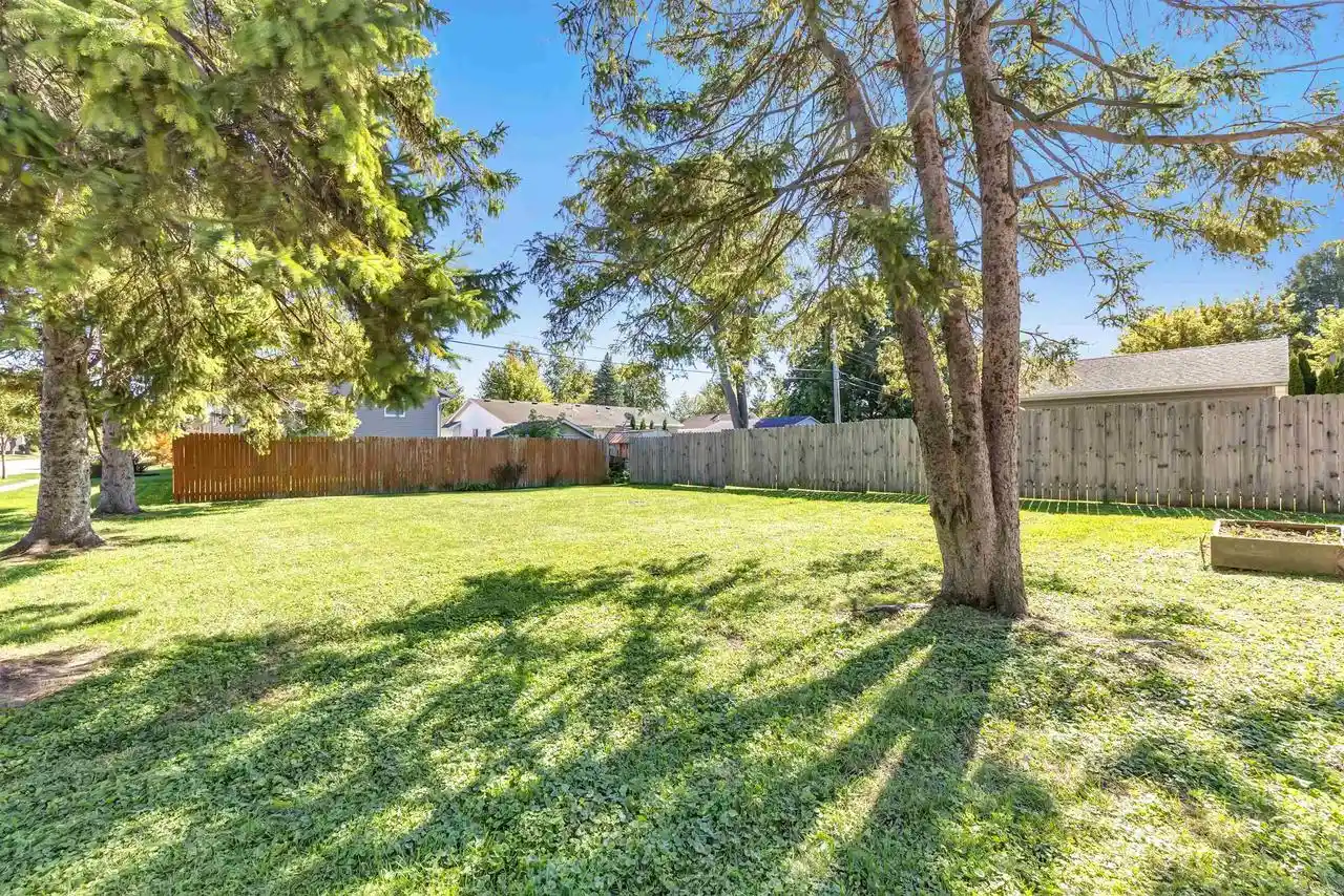 Photo 3 of Single family home for sale at 624 Columbia Ave, Green Bay, WI 54303 | MLS# 50333221 | Listing updated on 2026-09-24