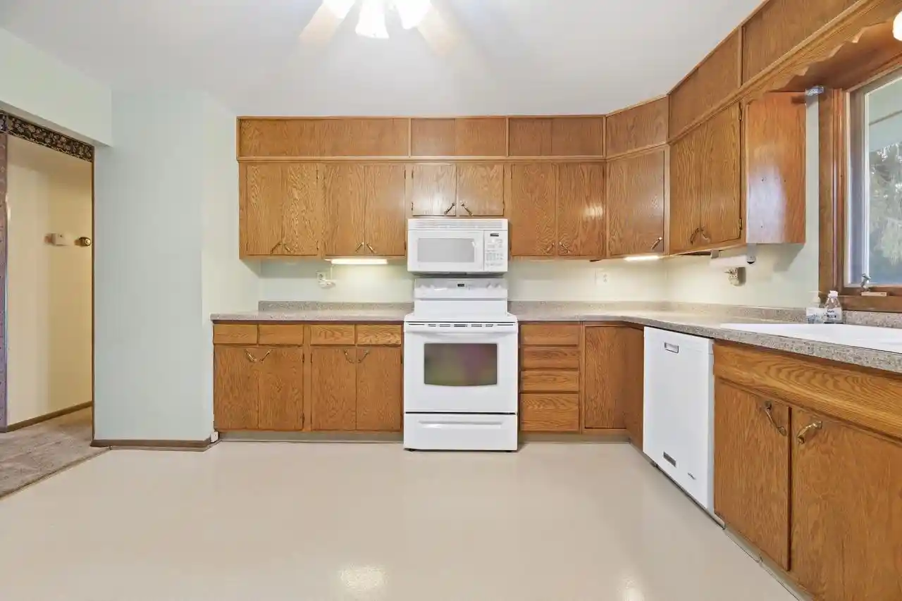 Photo 3 of Sale Pending at 710 Krueger Ct, Onalaska, WI 54650 | MLS# 1981967 | Listing updated on 2026-10-09