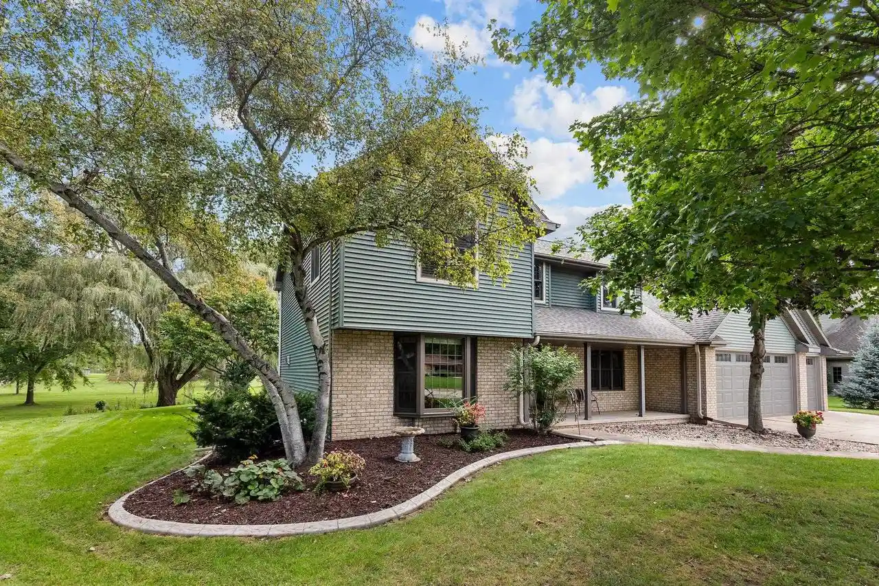Photo 1 of Single family home for sale at N9662 Shepherd Ln, Appleton, WI 54915 | MLS# 50333215 | Listing updated on 2026-10-01