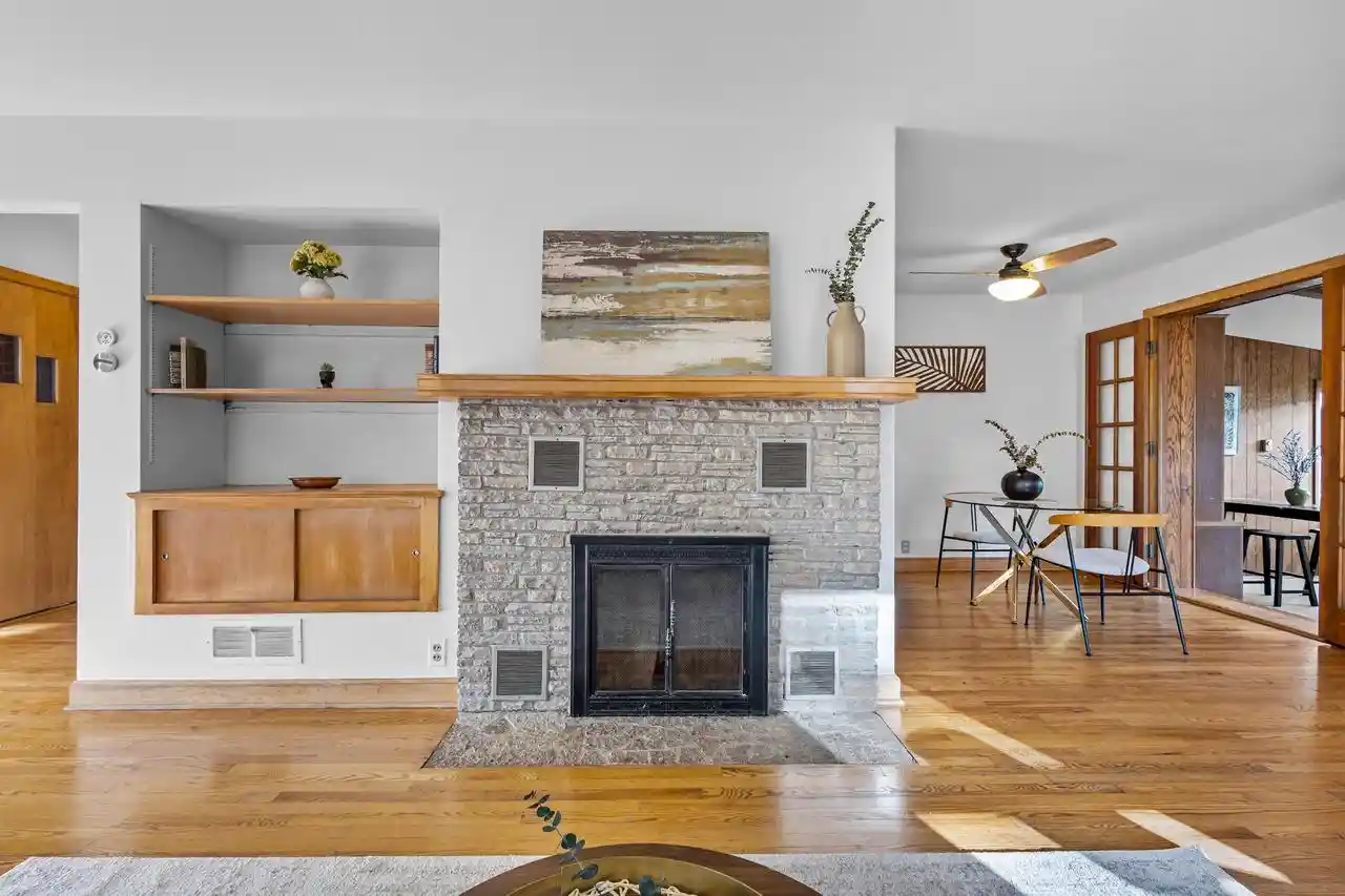Photo 3 of Single family home for sale at 693 Congress Pl, Neenah, WI 54956 | MLS# 50333216 | Listing updated on 2026-10-04
