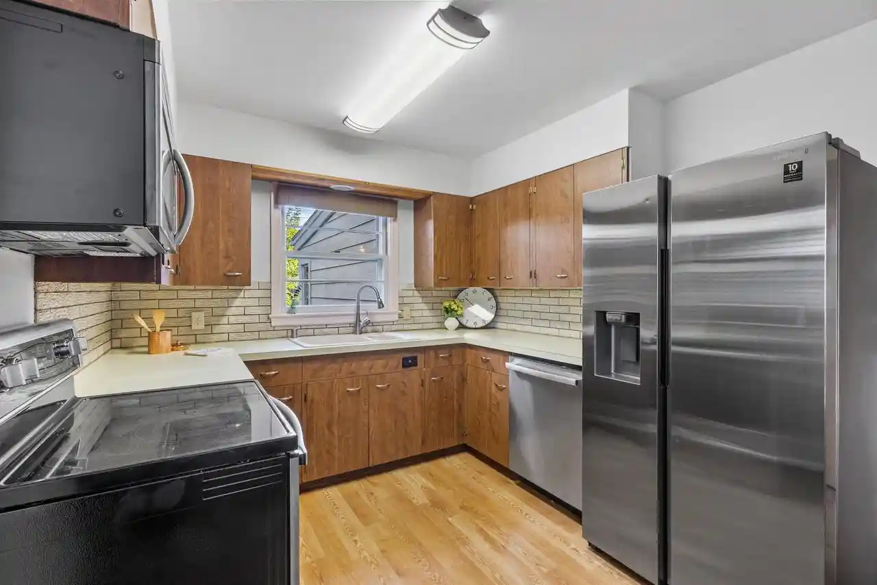 Photo 4 of Single family home for sale at 693 Congress Pl, Neenah, WI 54956 | MLS# 50333216 | Listing updated on 2026-10-04