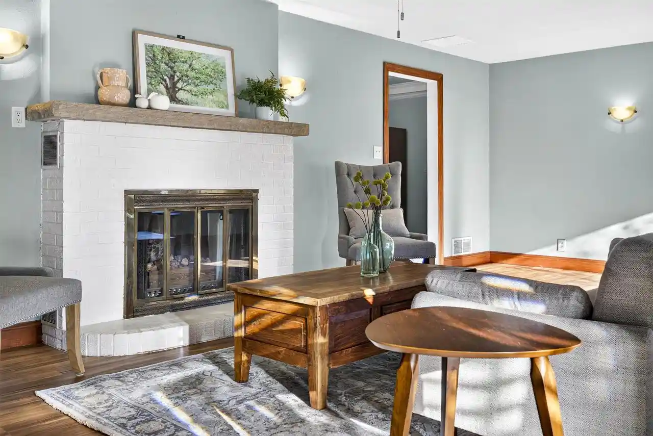 Photo 2 of Single family home for sale at 421 S Lake St, Neenah, WI 54956 | MLS# 50333228 | Listing updated on 2026-10-05