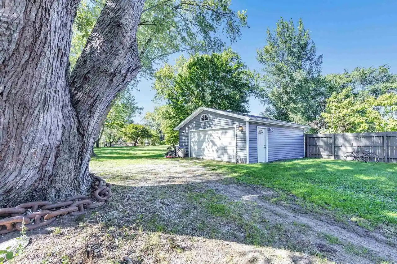 Photo 4 of Single family home for sale at 1746 Island Ct, Green Bay, WI 54303 | MLS# 50333219 | Listing updated on 2026-09-24