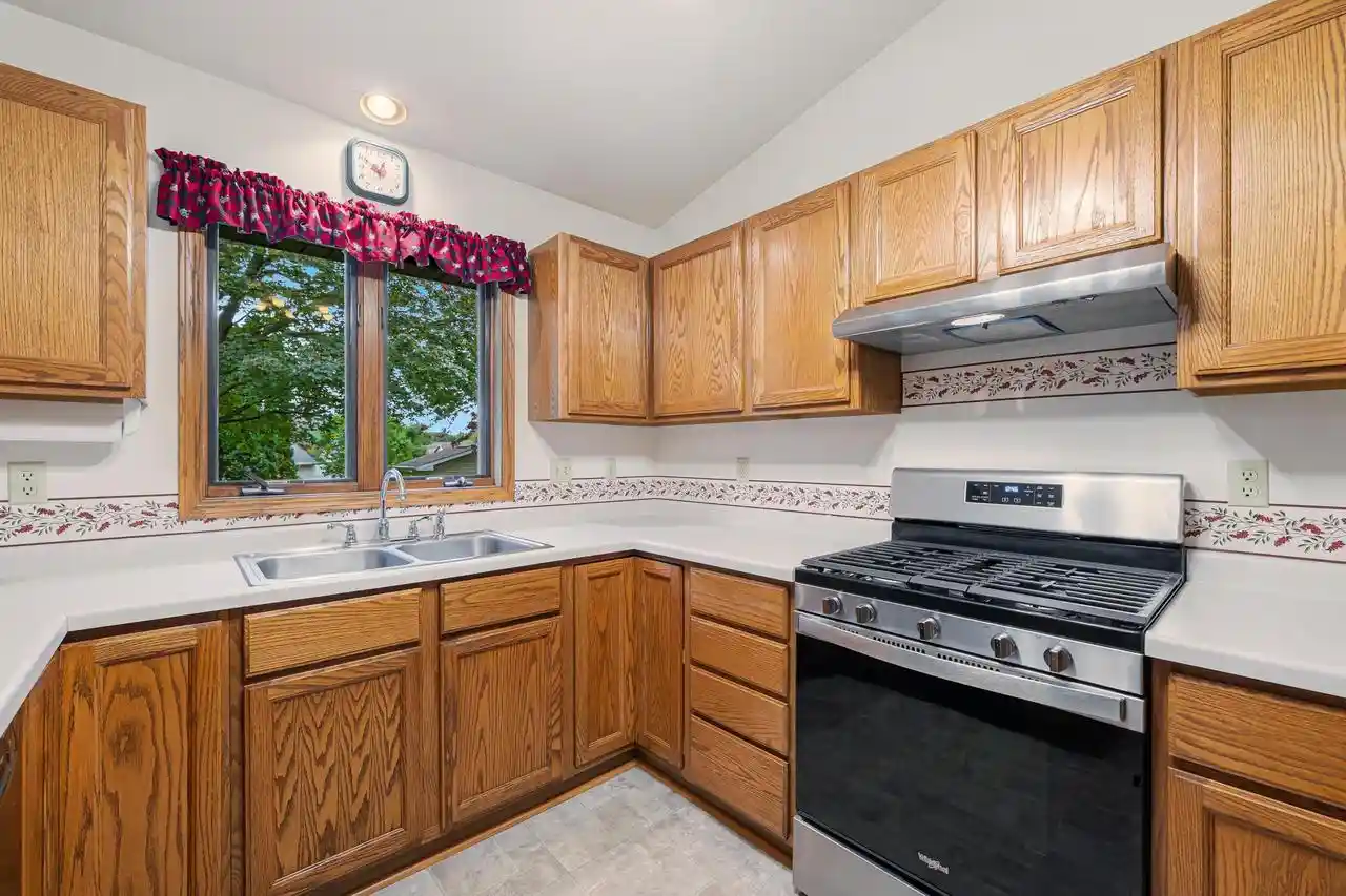 Photo 3 of Single family home for sale at 3115 W 9th Avenue, Oshkosh, WI 54904 | MLS# 50333231 | Listing updated on 2026-10-08