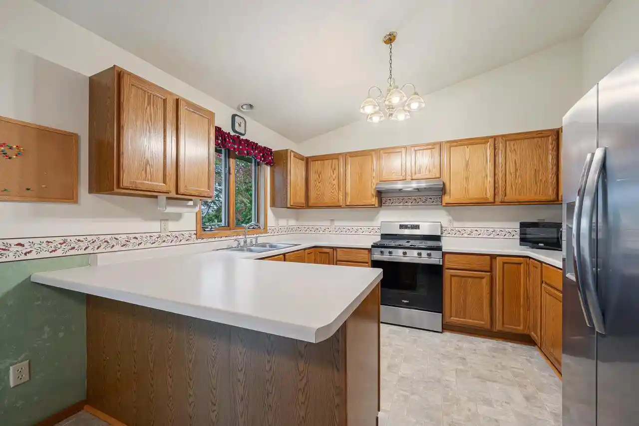 Photo 4 of Single family home for sale at 3115 W 9th Avenue, Oshkosh, WI 54904 | MLS# 50333231 | Listing updated on 2026-10-08
