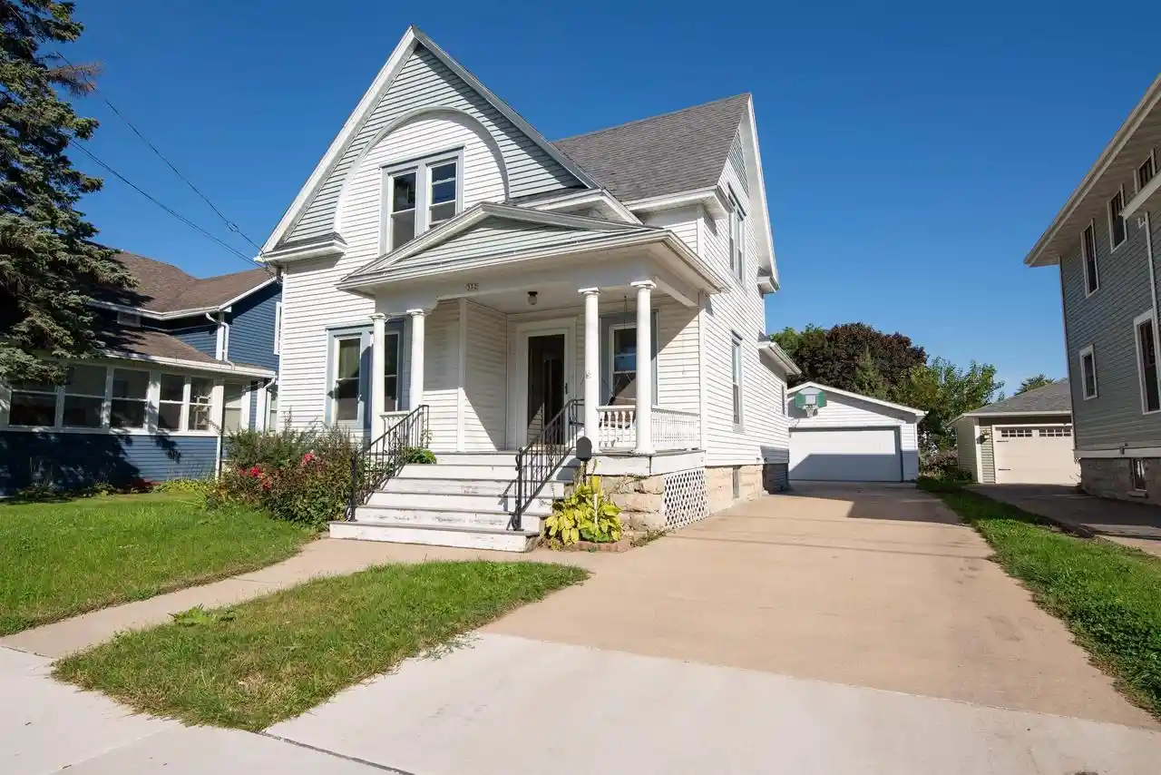 Photo 1 of Single family home for sale at 332 W 15th Avenue, Oshkosh, WI 54902 | MLS# 50333234 | Listing updated on 2026-09-30