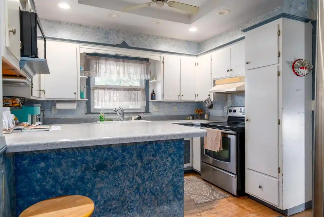Photo 2 of Single family home for sale at 332 W 15th Avenue, Oshkosh, WI 54902 | MLS# 50333234 | Listing updated on 2026-09-30
