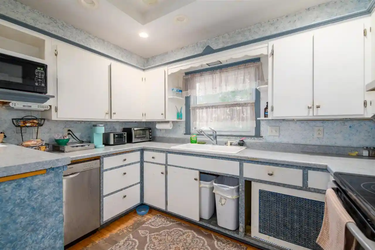 Photo 3 of Single family home for sale at 332 W 15th Avenue, Oshkosh, WI 54902 | MLS# 50333234 | Listing updated on 2026-09-30