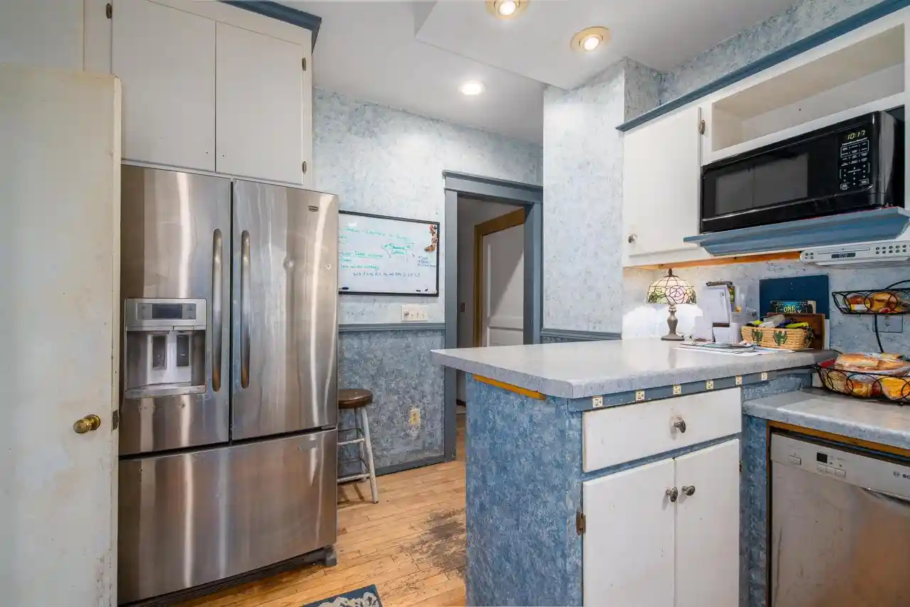 Photo 3 of Single family home for sale at 332 W 15th Avenue, Oshkosh, WI 54902 | MLS# 50333234 | Listing updated on 2026-09-30