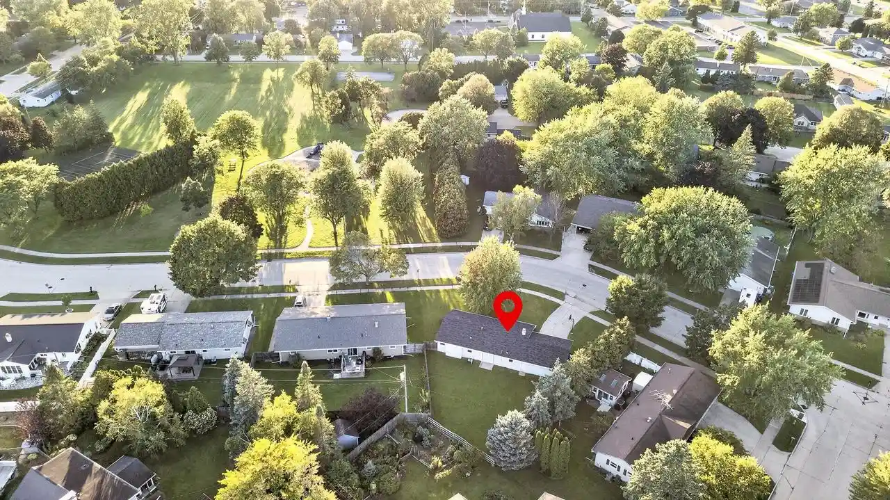 Photo 1 of Single family home for sale at 2516 N Summit St, Appleton, WI 54914 | MLS# 50333222 | Listing updated on 2026-09-24