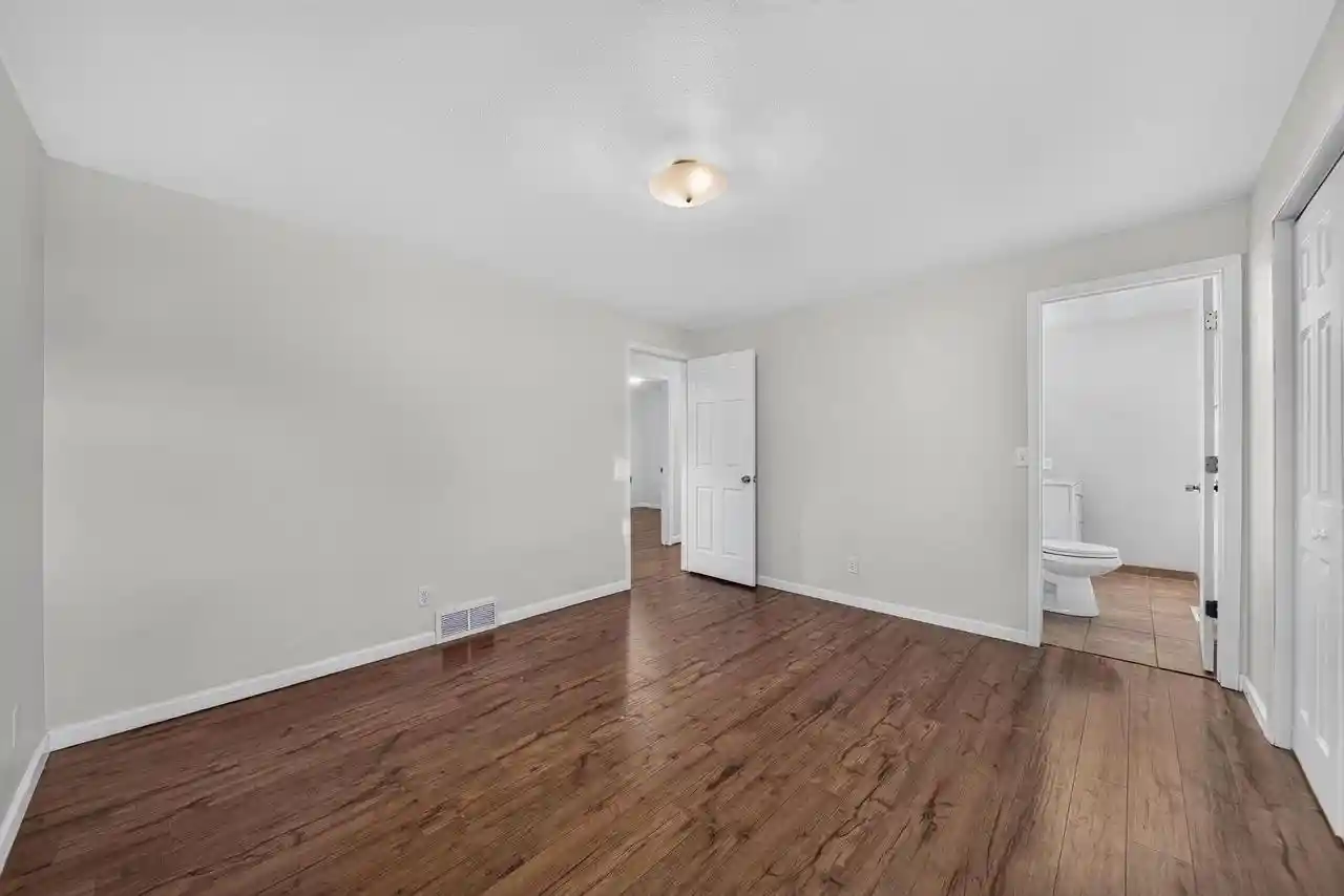 Photo 4 of Single family home for sale at 2516 N Summit St, Appleton, WI 54914 | MLS# 50333222 | Listing updated on 2026-09-24