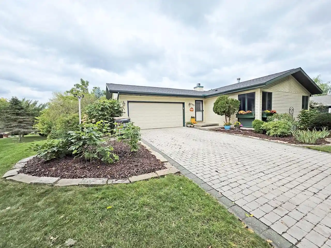 Photo 1 of Single family home for sale at 3302 Portage Rd, Madison, WI 53704 | MLS# 2033411 | Listing updated on 2026-10-05