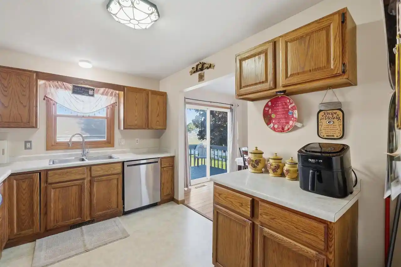 Photo 2 of Single family home for sale at 115 Belle Ave, Belleville, WI 53508 | MLS# 2033417 | Listing updated on 2026-10-06