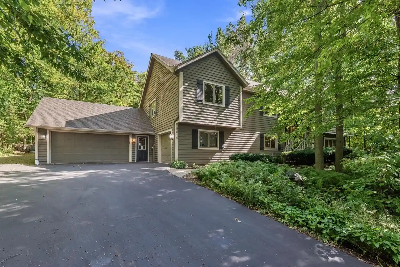 Photo 1 of Single family home for sale at 5510 Maple Rd, West Bend, WI 53095 | MLS# 1982018 | Listing updated on 2026-10-04