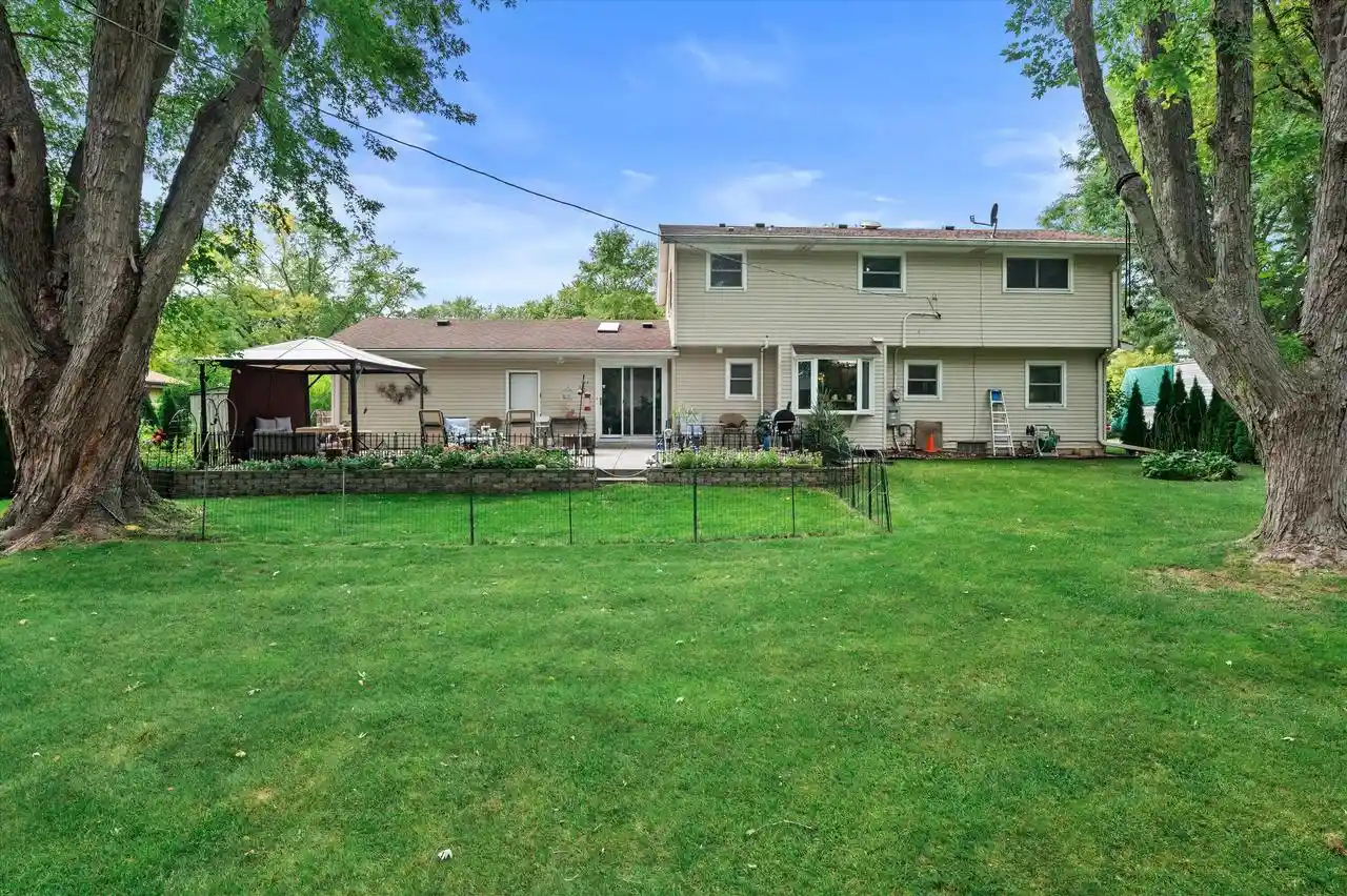 Photo 2 of Single family home for sale at 5400 S 121st Street, Hales Corners, WI 53130 | MLS# 1982024 | Listing updated on 2026-10-06