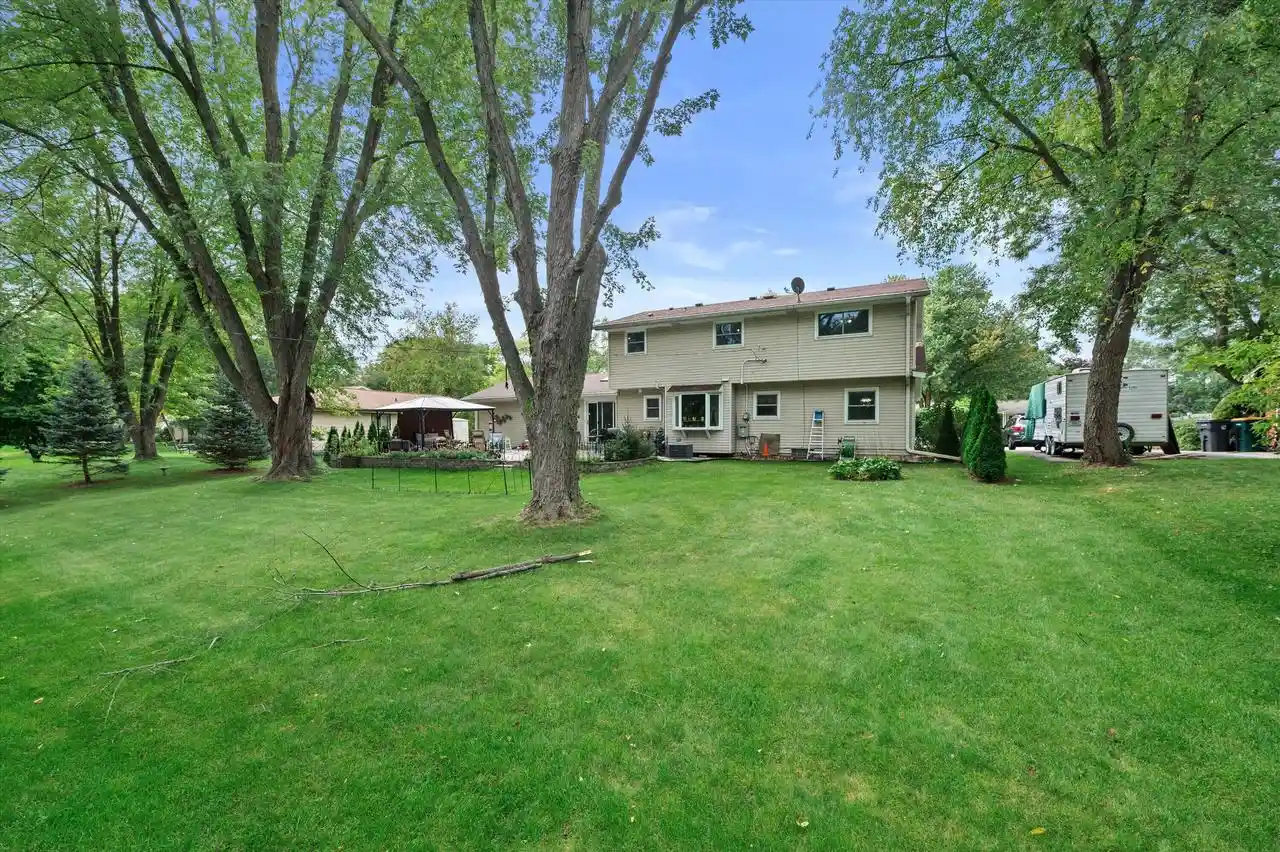 Photo 3 of Single family home for sale at 5400 S 121st Street, Hales Corners, WI 53130 | MLS# 1982024 | Listing updated on 2026-10-06