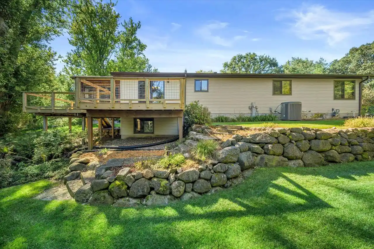 Photo 3 of Single family home for sale at 130 S Teri Ln, Hartford, WI 53027 | MLS# 1982026 | Listing updated on 2026-10-08