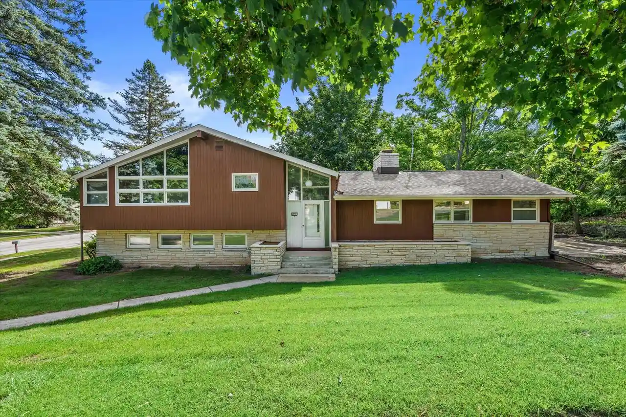 Photo 1 of Sale Pending at 607 W Decorah Rd, West Bend, WI 53095 | MLS# 1982033 | Listing updated on 2026-09-29