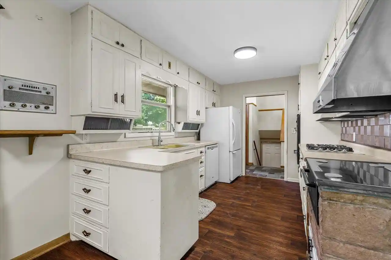 Photo 3 of Sale Pending at 607 W Decorah Rd, West Bend, WI 53095 | MLS# 1982033 | Listing updated on 2026-09-29