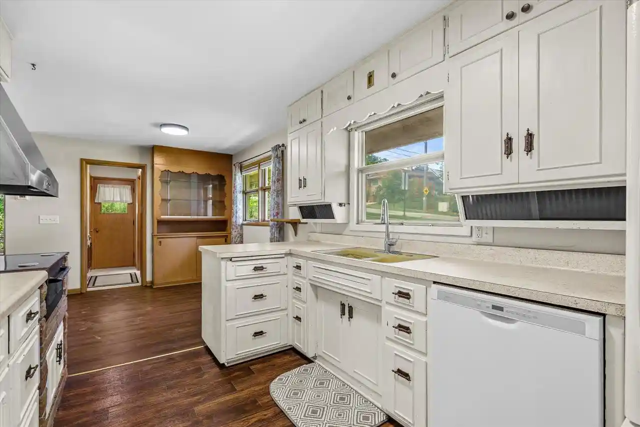 Photo 4 of Sale Pending at 607 W Decorah Rd, West Bend, WI 53095 | MLS# 1982033 | Listing updated on 2026-09-29