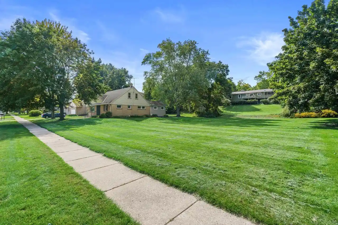 Photo 3 of Sale Pending at 810 S 6th Avenue, West Bend, WI 53095 | MLS# 1982034 | Listing updated on 2026-09-30