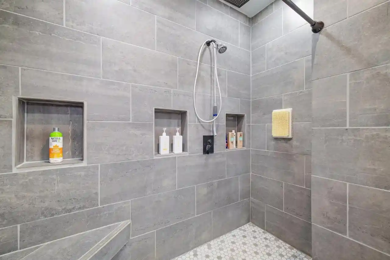Photo 4 of Single family home for sale at 29 E State St, Hartford, WI 53027 | MLS# 1982038 | Listing updated on 2026-10-04