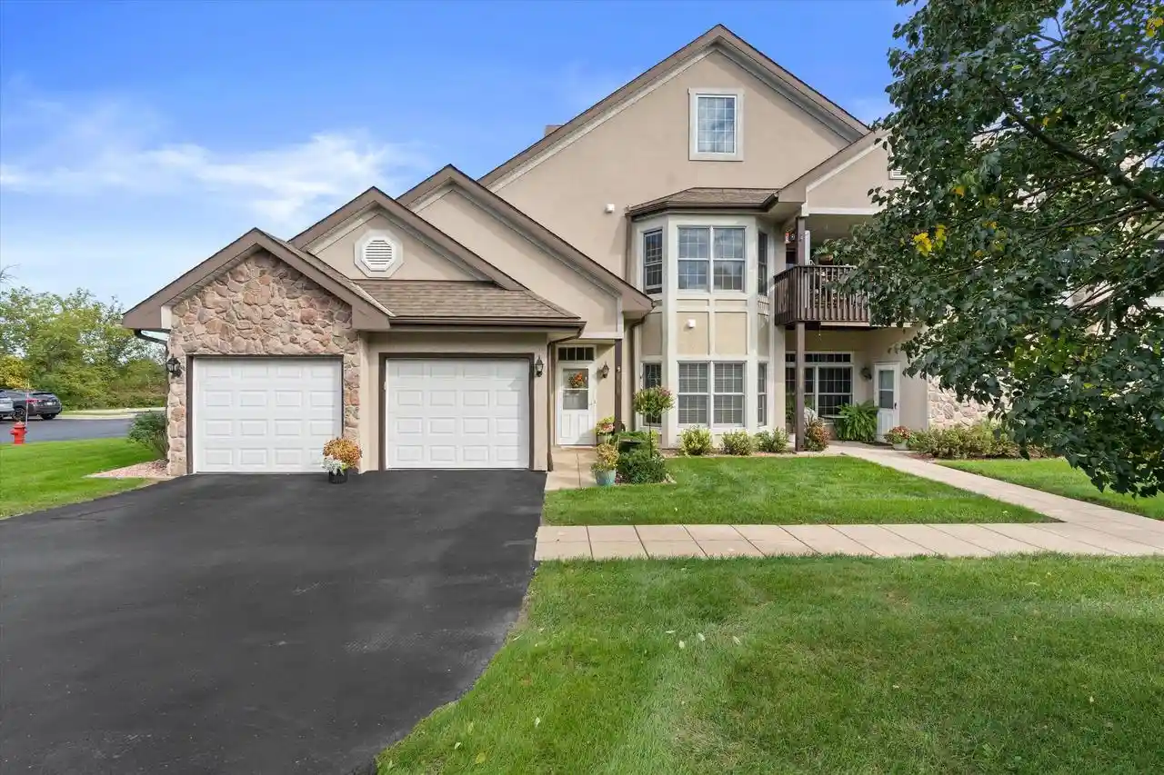 Condo for sale at 6716 S 34th Street, Franklin, WI 53132 | MLS# 1982043