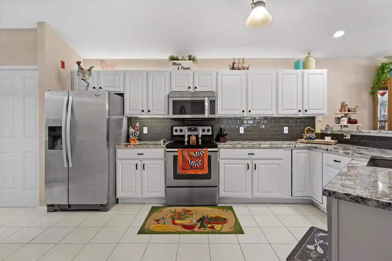 Listing Photo 4 - Condo for sale in building located at 6716 S 34th St, Franklin, WI 53132