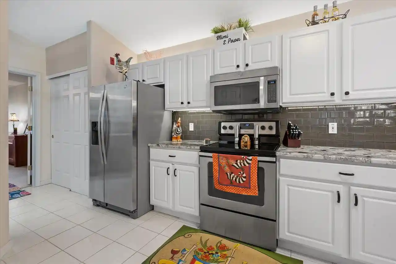 Listing Photo 5 - Condo for sale in building located at 6716 S 34th St, Franklin, WI 53132